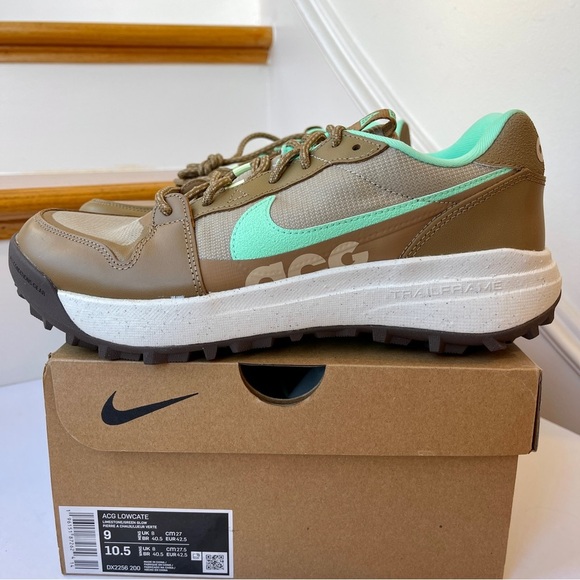 NWT Nike ACG Lowcate Athletic Trail Shoes Unisex Green / Brown - Picture 1 of 13